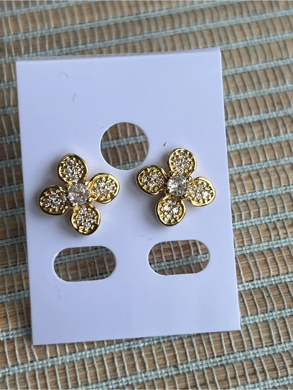 ⭐️- Gold pavé  Flower Stud Earrings with cz stone in the center